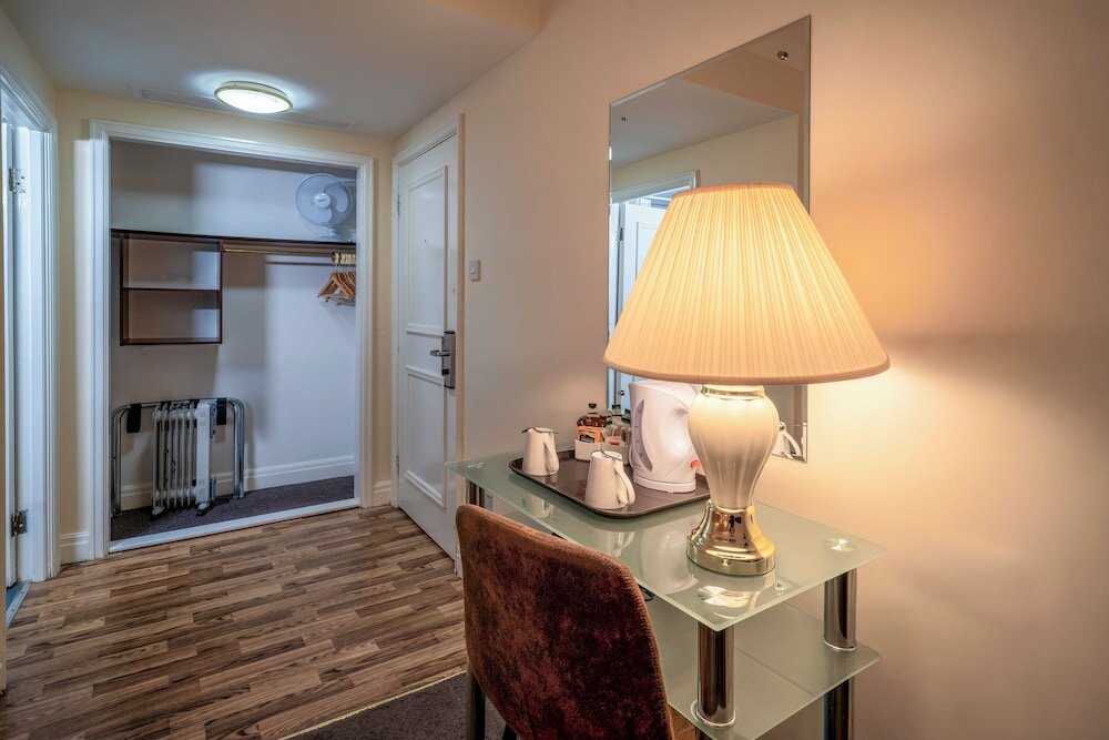 Double Room, No Windows