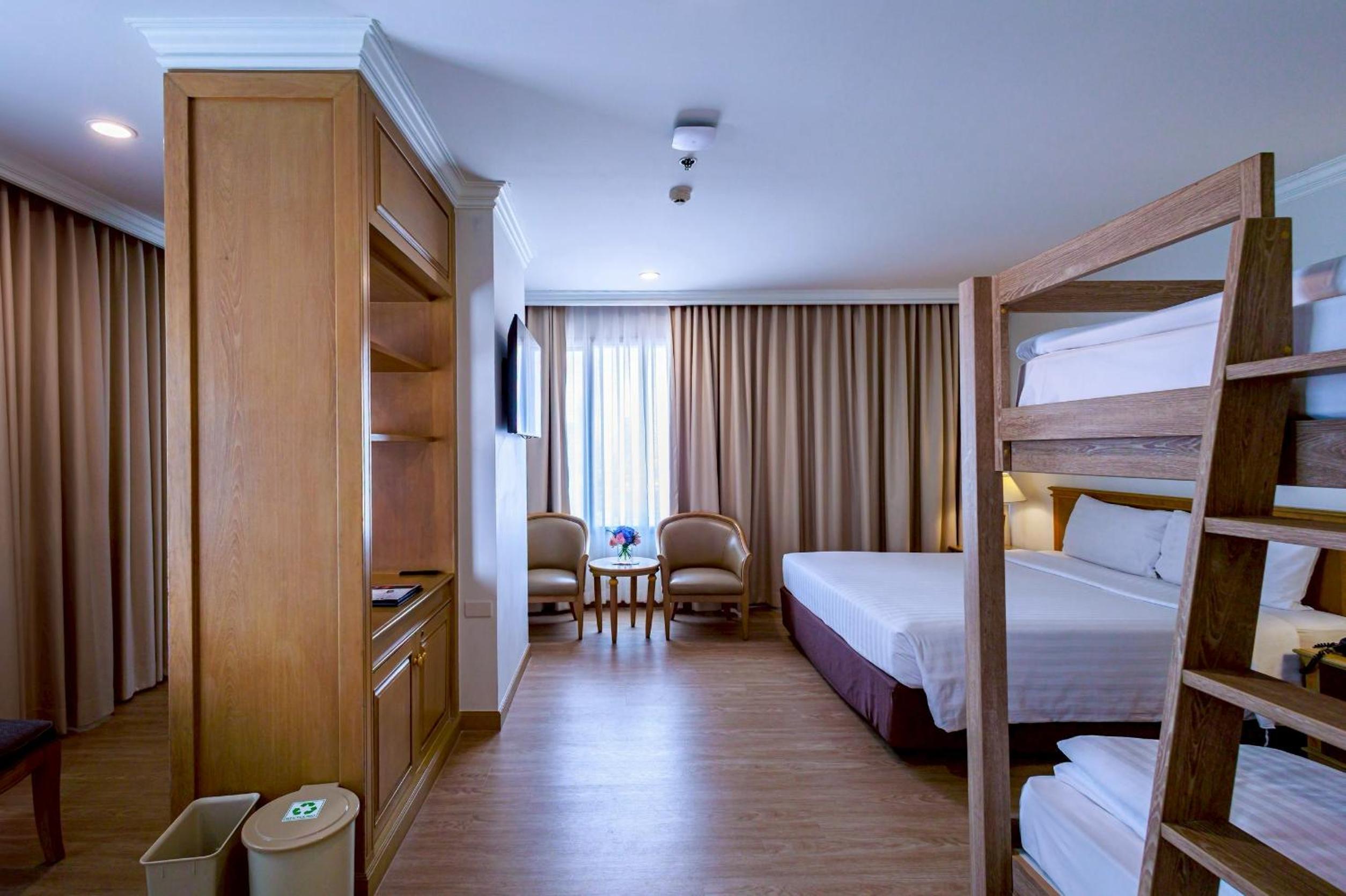 Deluxe Family Bunk Bed