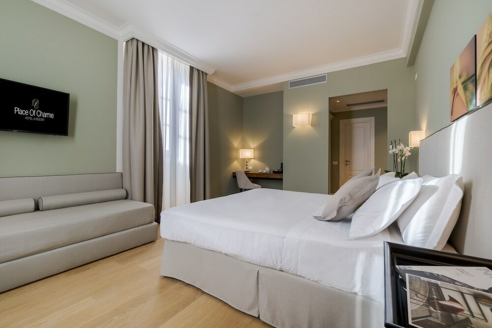 Family Deluxe (2 Bedrooms for 6 Pax)