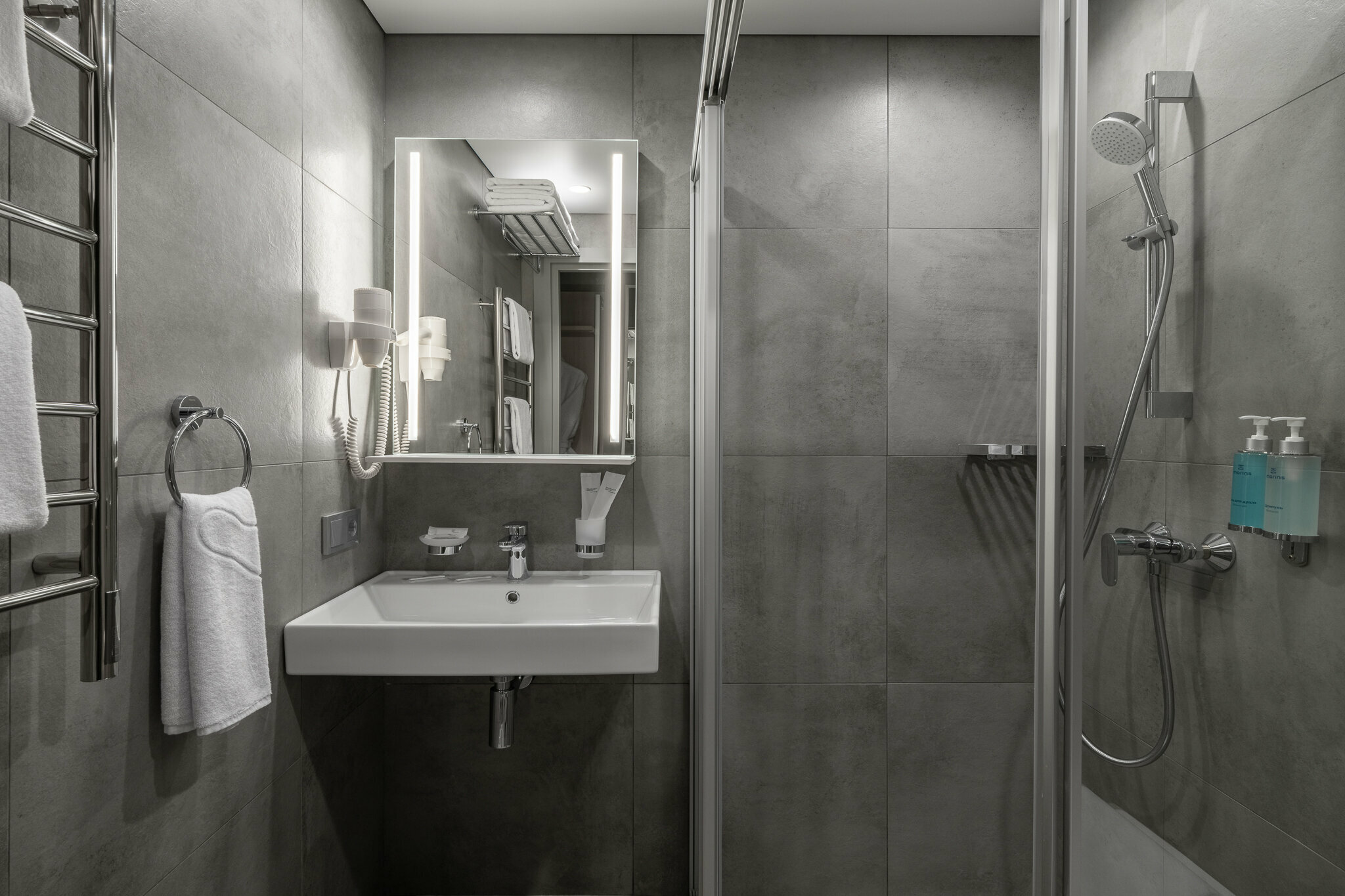 Стандарт улучшенный с двуспальной кроватью и креслом