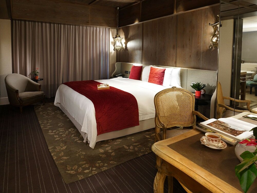 Premier Suite King Room (Free Parking, 1 Vehicle)