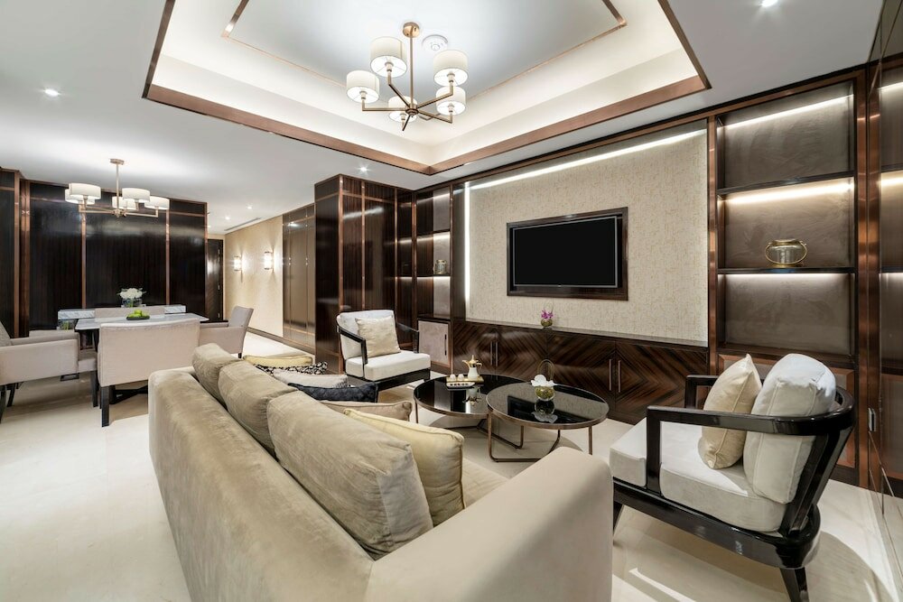 King Ambassador Suite, Suite