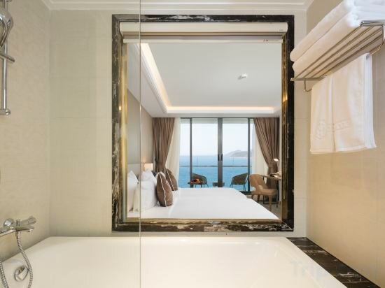 Premier Deluxe Twin Room Ocean View