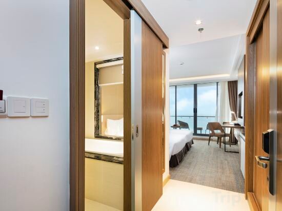 Premier Deluxe Twin Room Ocean View