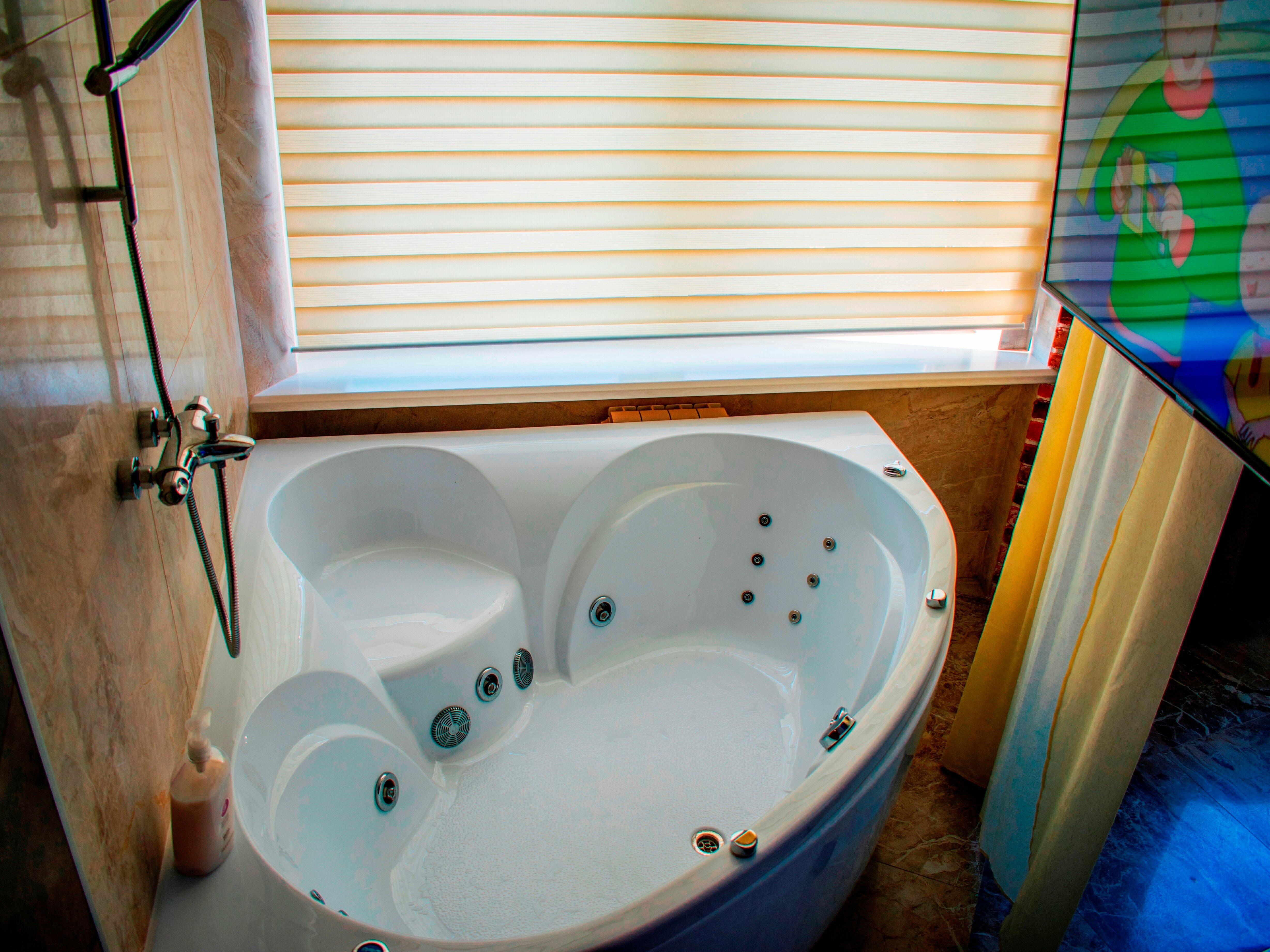 Apart-LOFT JACUZZI 50"АлисаSmartTV Кухня WiFi