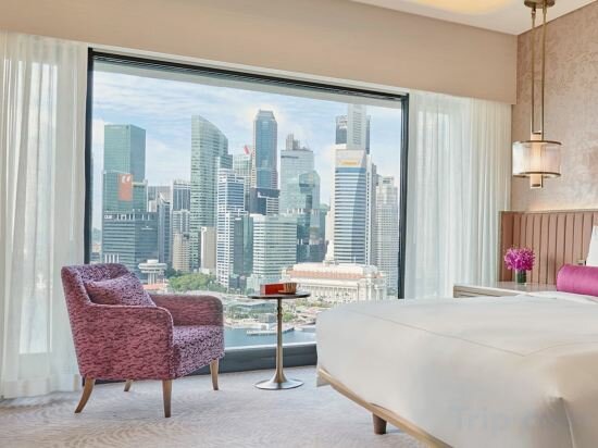 Premier Marina Bay Suite