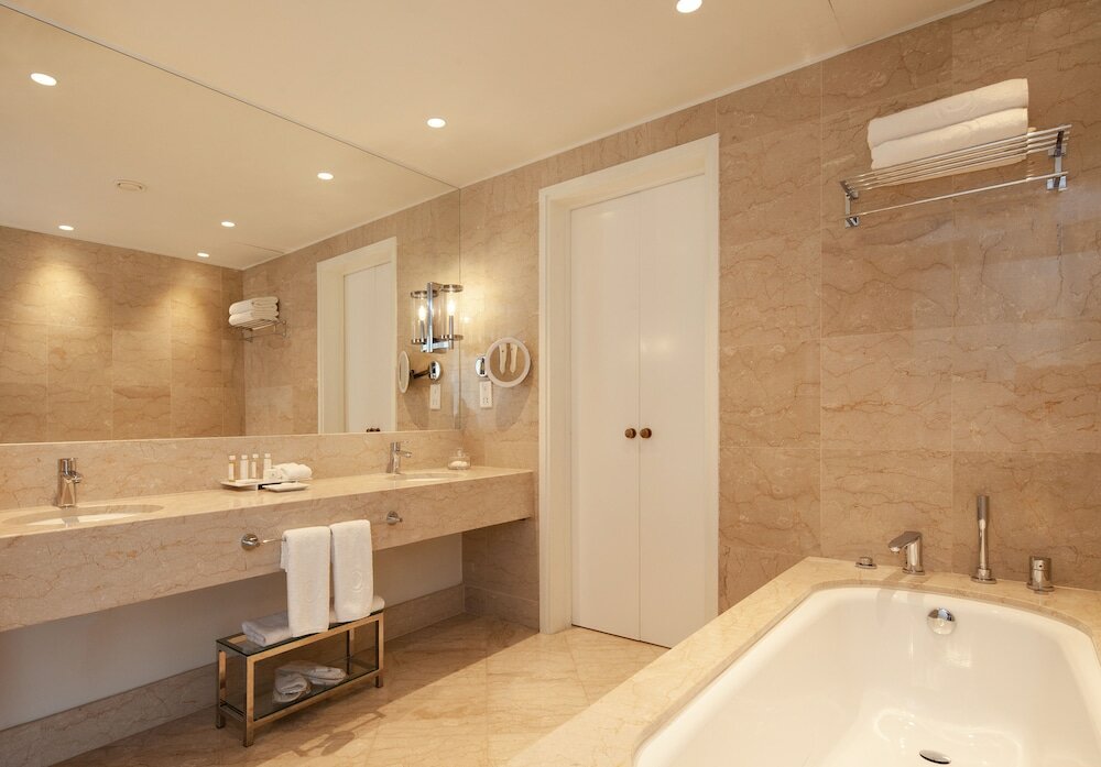 Superior Sea View One Bedroom Suite