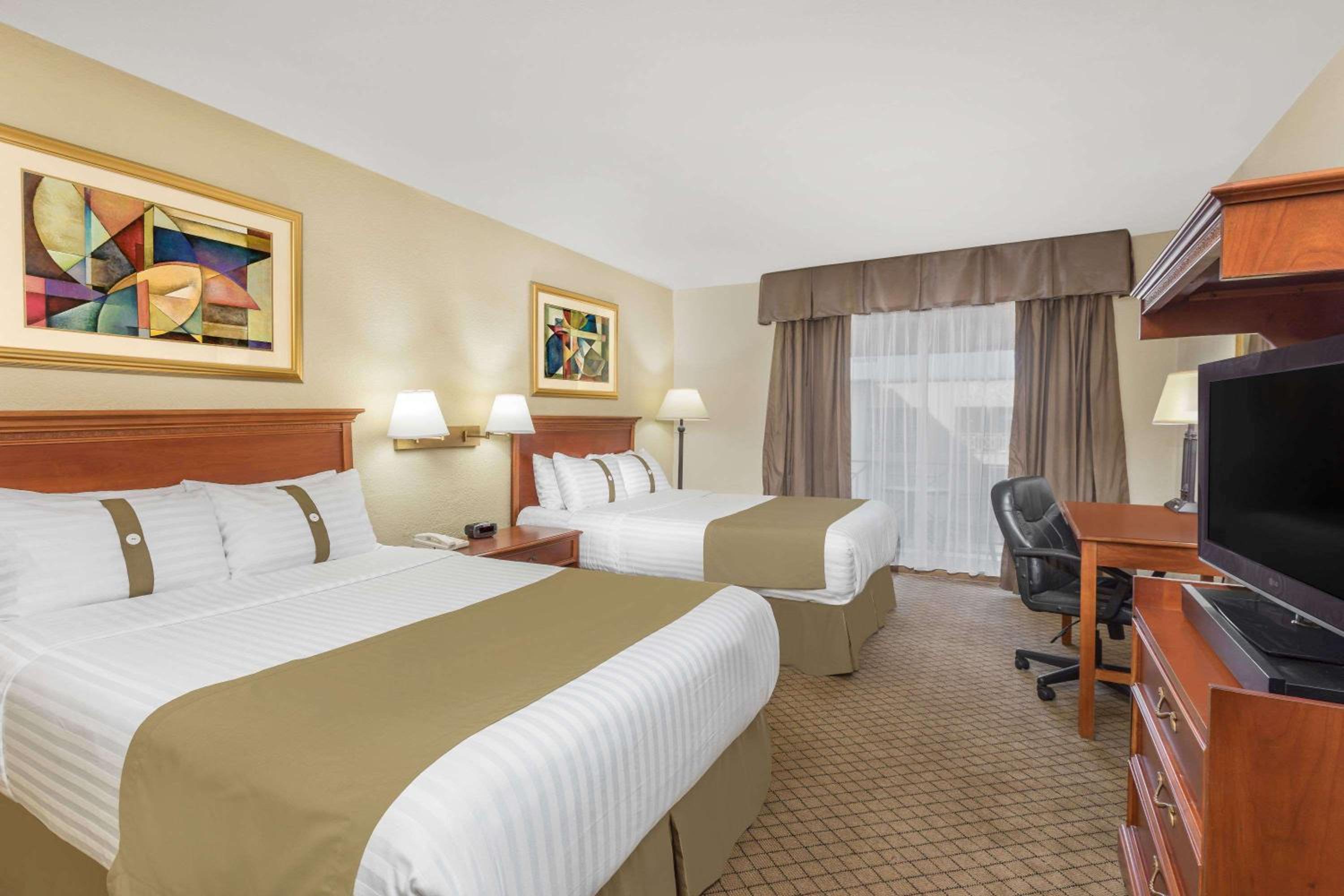 Double Room with Two Double Beds - Non-Smoking