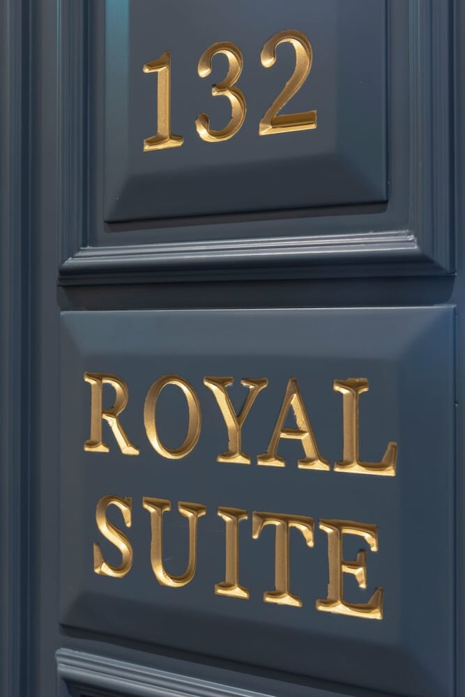 Junior Suite, 1 King Bed (Royal)