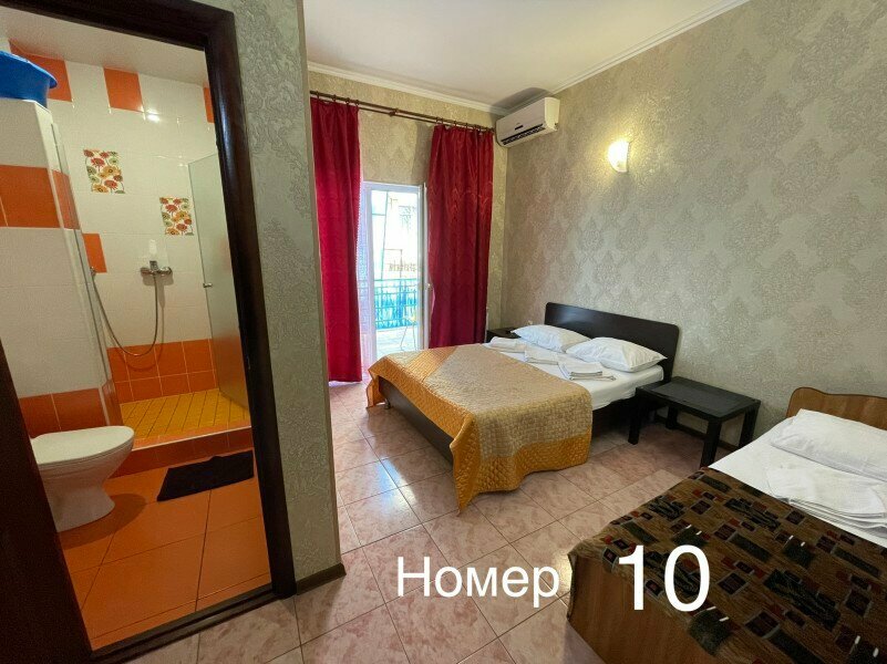 Трехместный номер с балконом