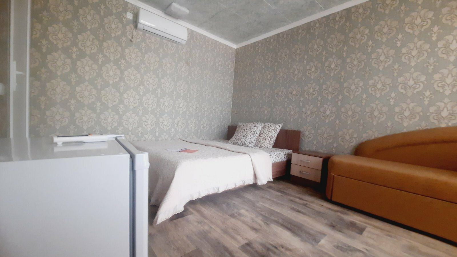 Cемейный номер с собственной ванной комнатой