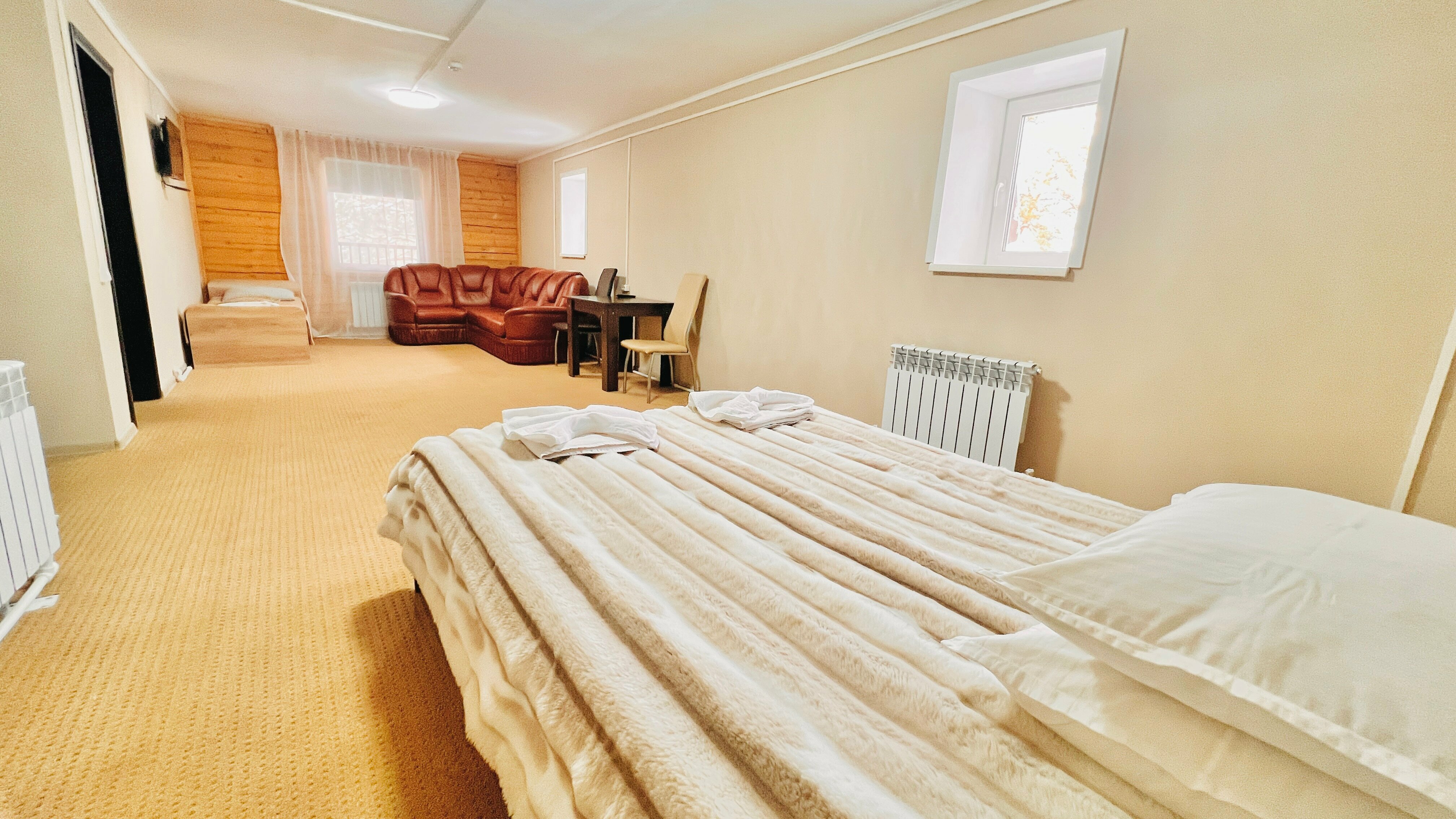 Семейный номер с видом на горы