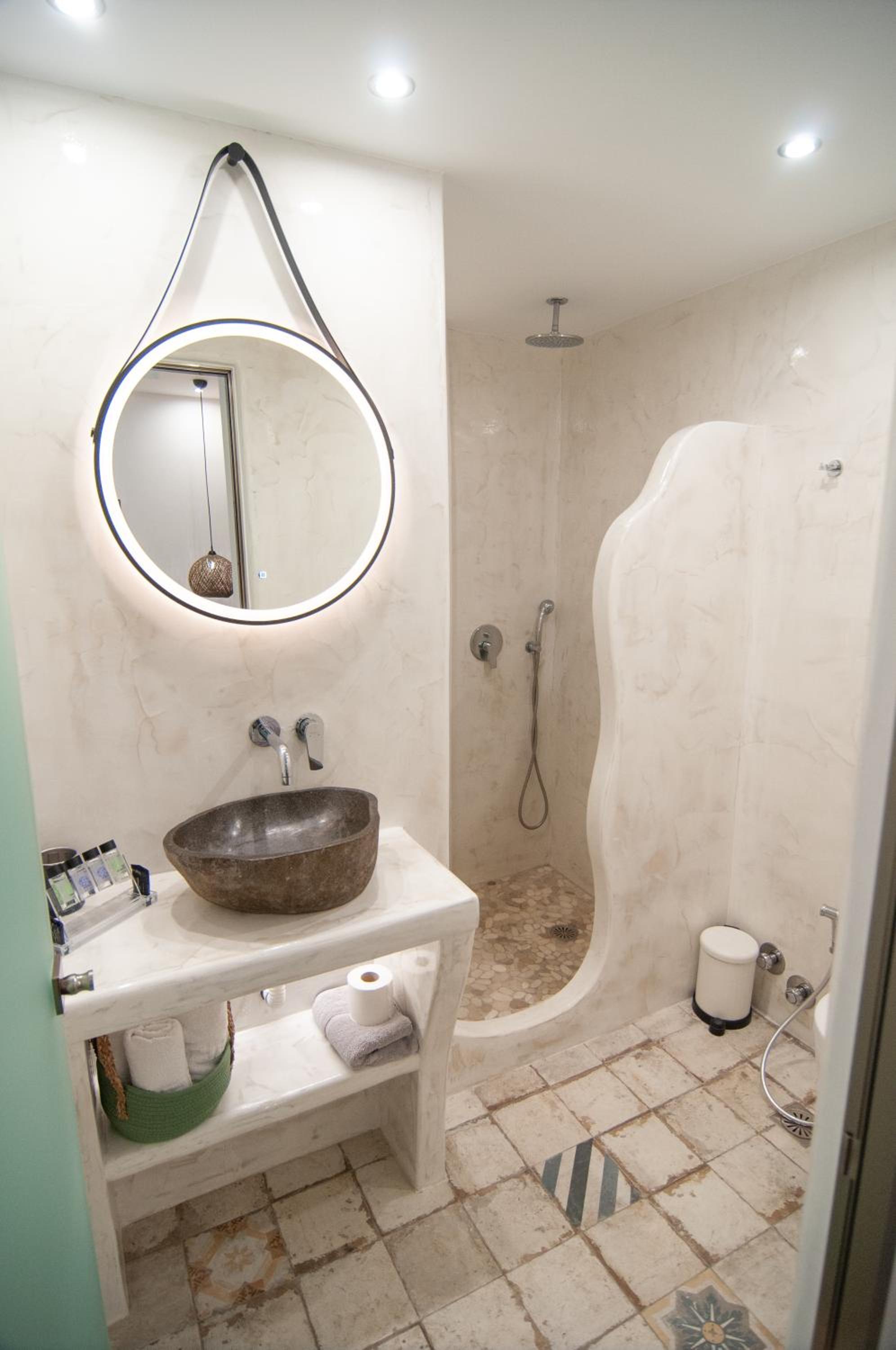 Deluxe Double Room with Shower