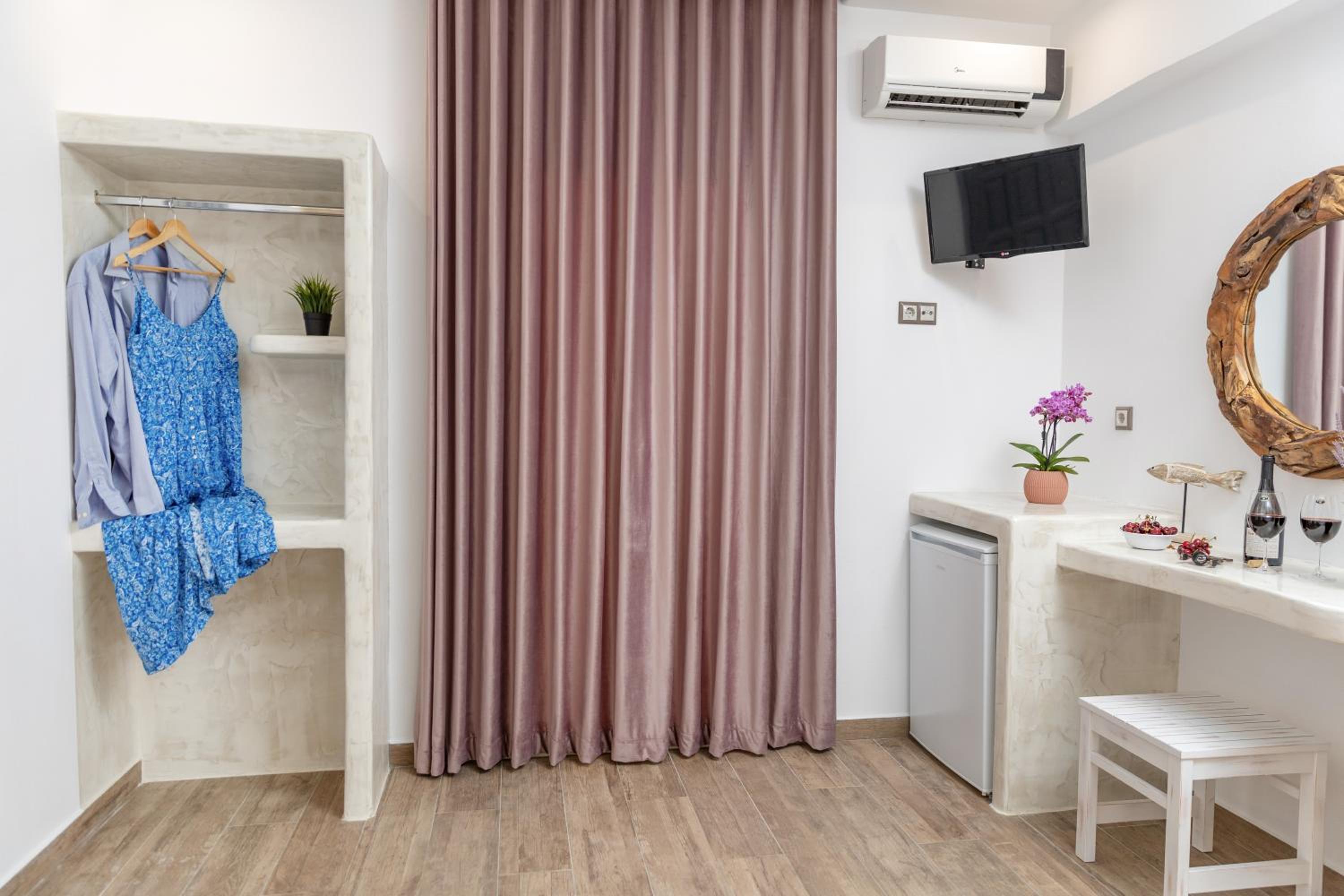 Deluxe Double Room with Shower