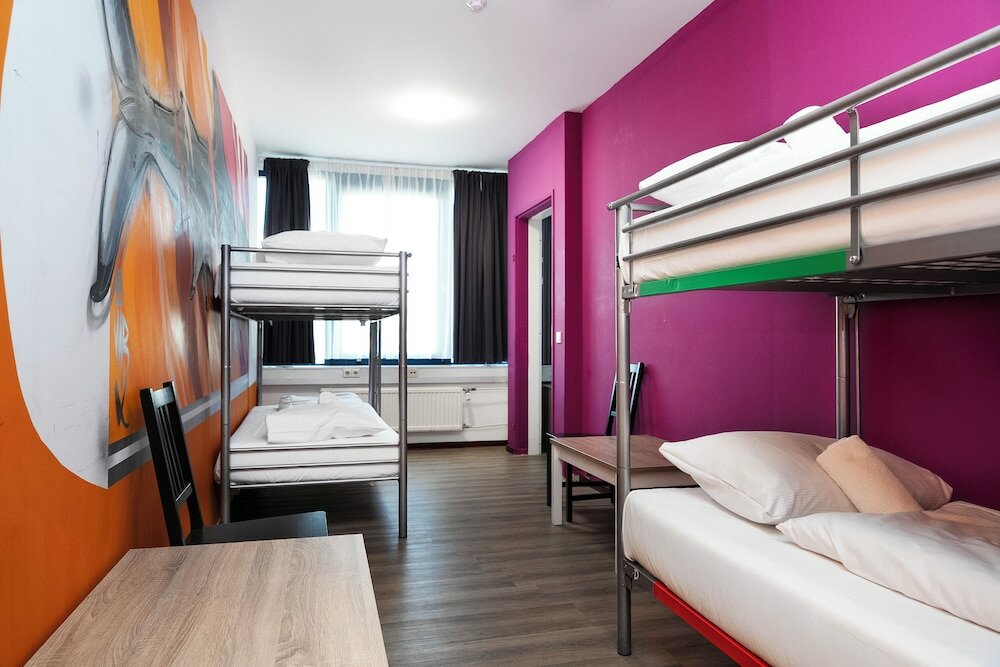 Family Room, 2 Bedrooms