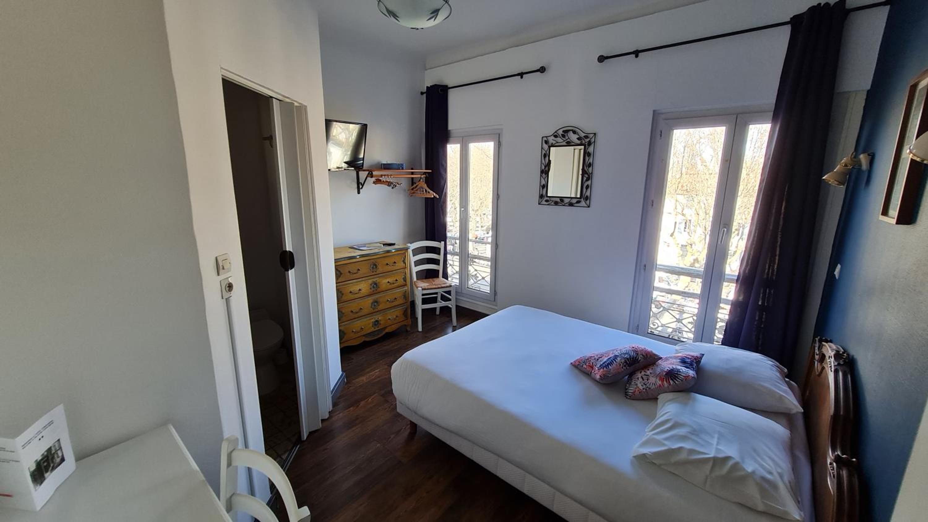 Standard Single Room with Shower