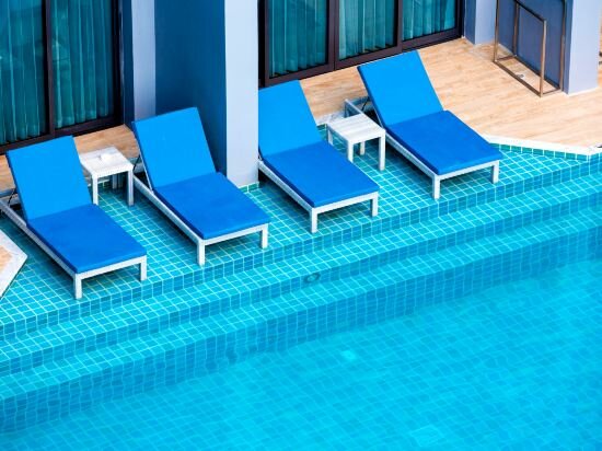 Deluxe Pool Access Room