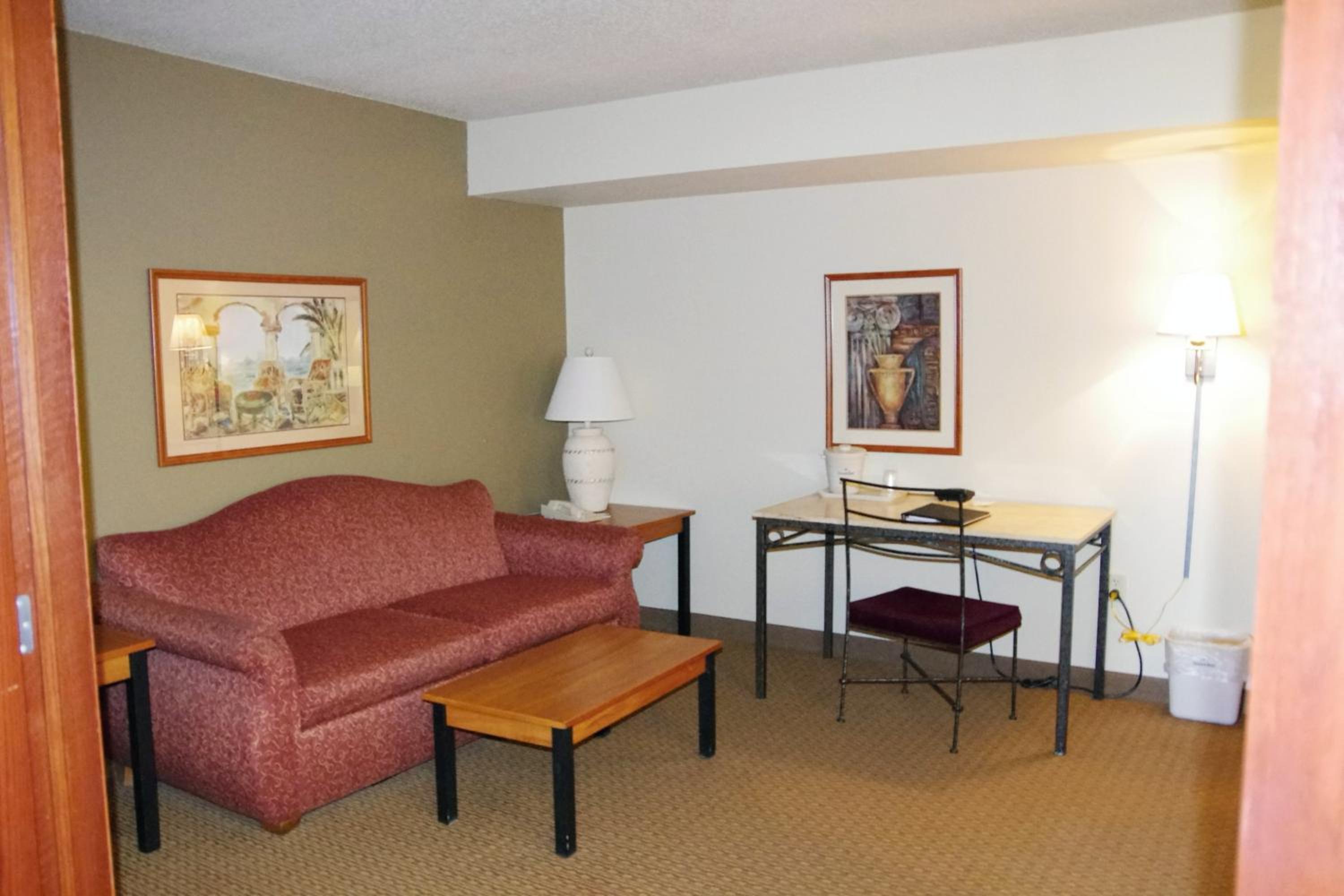 King  Deluxe Studio Suite - Non-Smoking