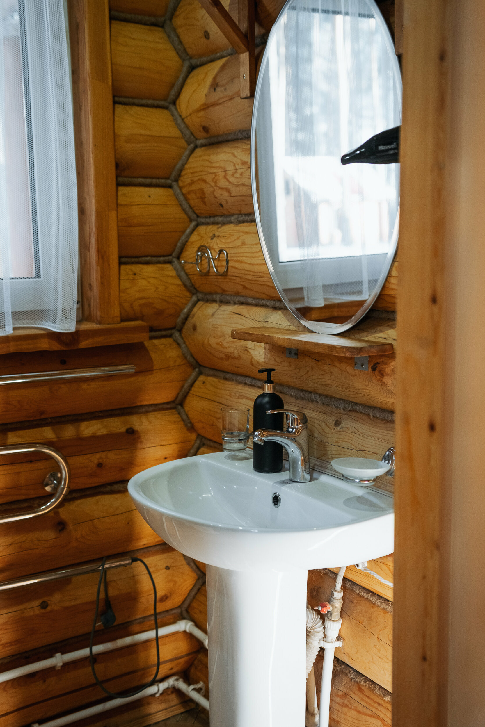 Большой двухэтажный дом