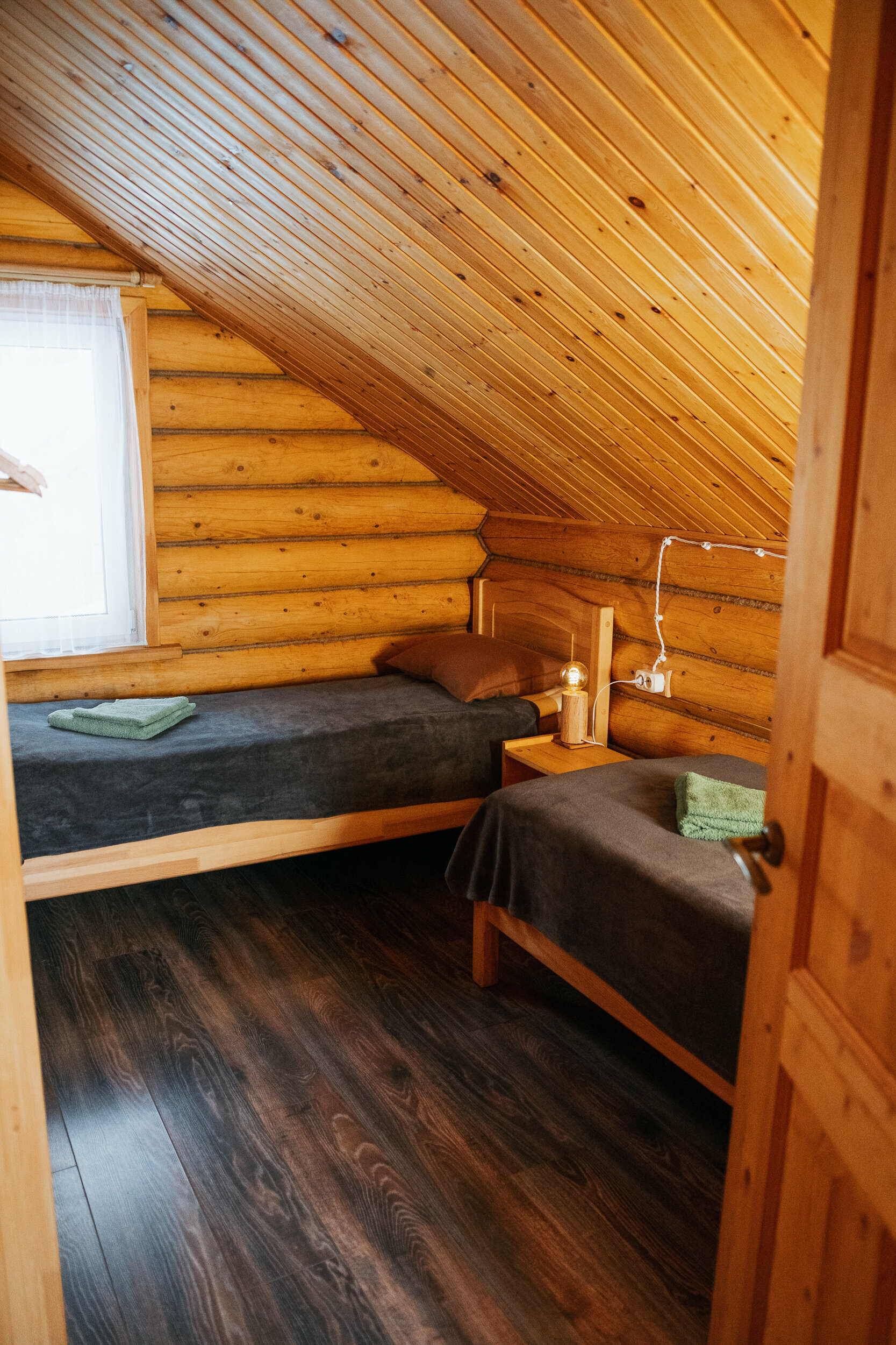 Большой двухэтажный дом