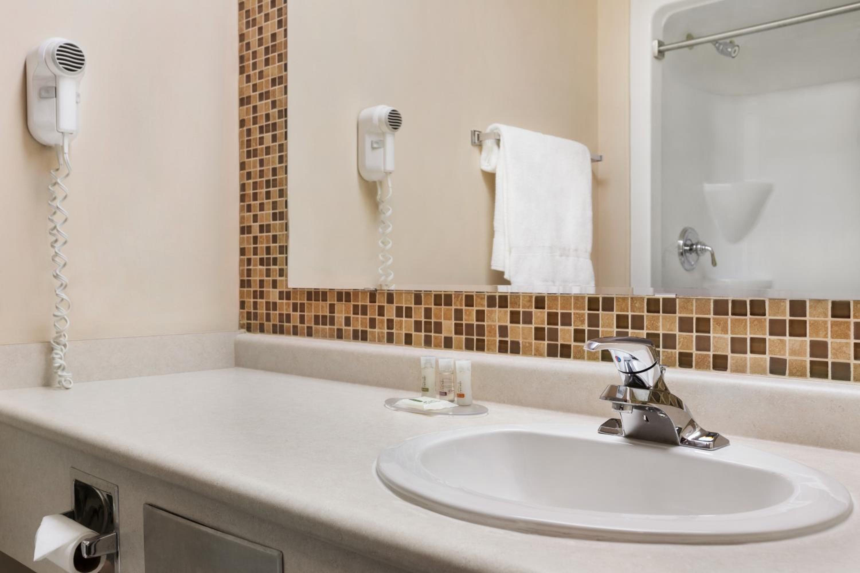 Deluxe King Room - Non-Smoking