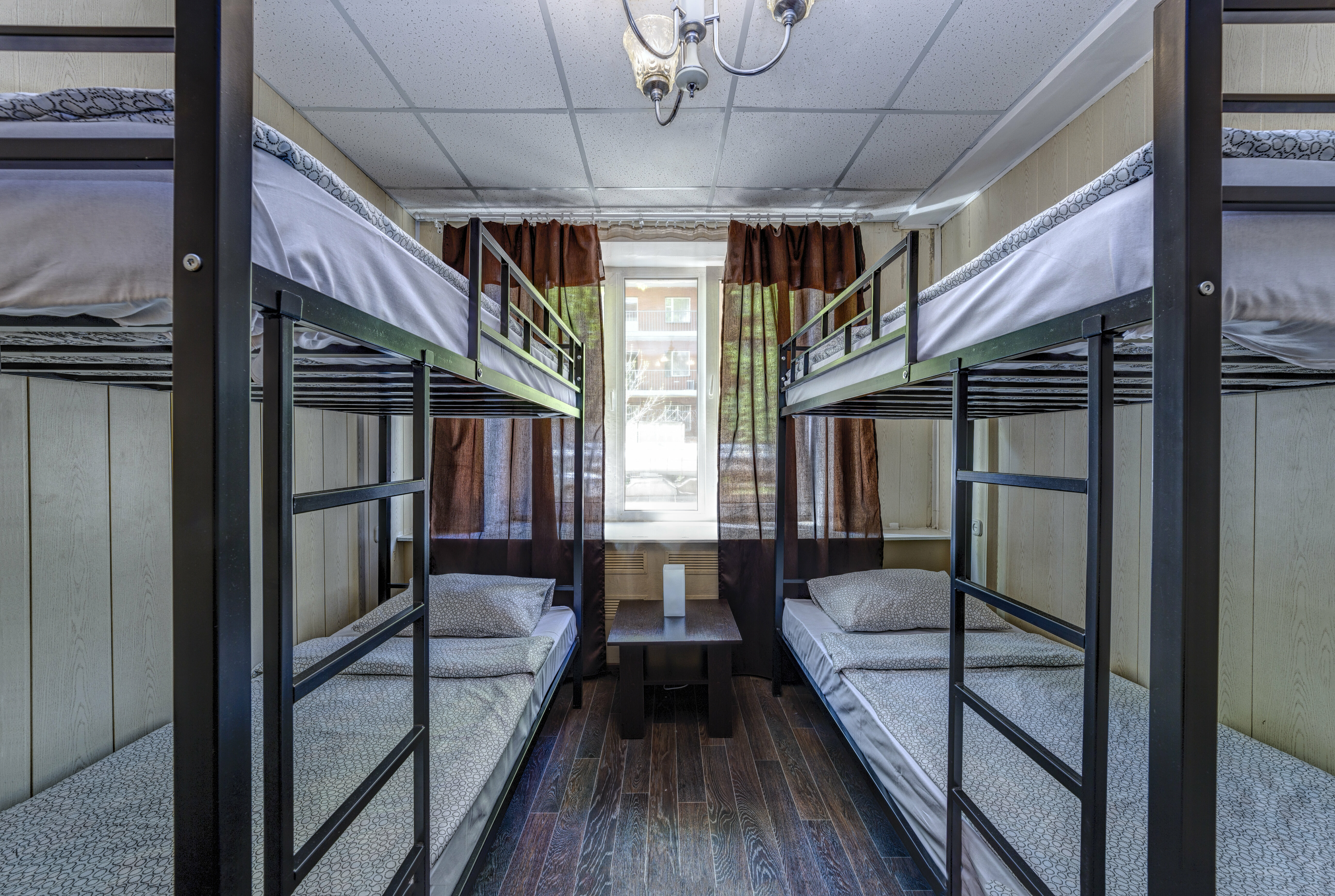 Четырехместный номер с общей ванной комнатой