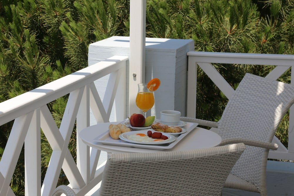 Family Room, Multiple Bedrooms