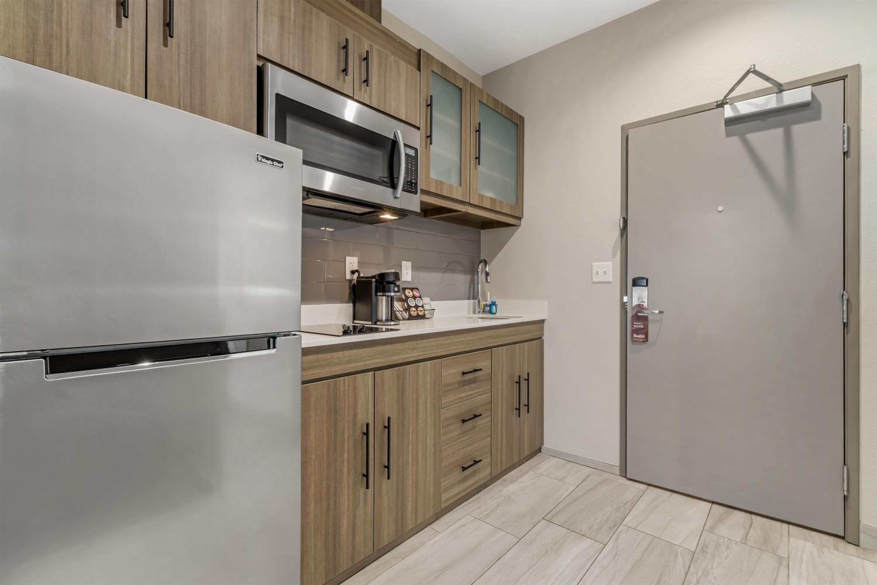 King Room with Sofa Bed, Kitchenette and Bay View - Non-Smoking