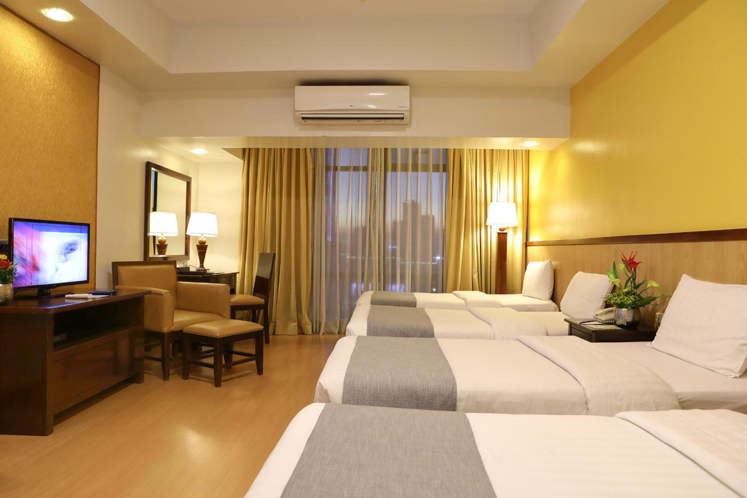 Studio Quadruple Room