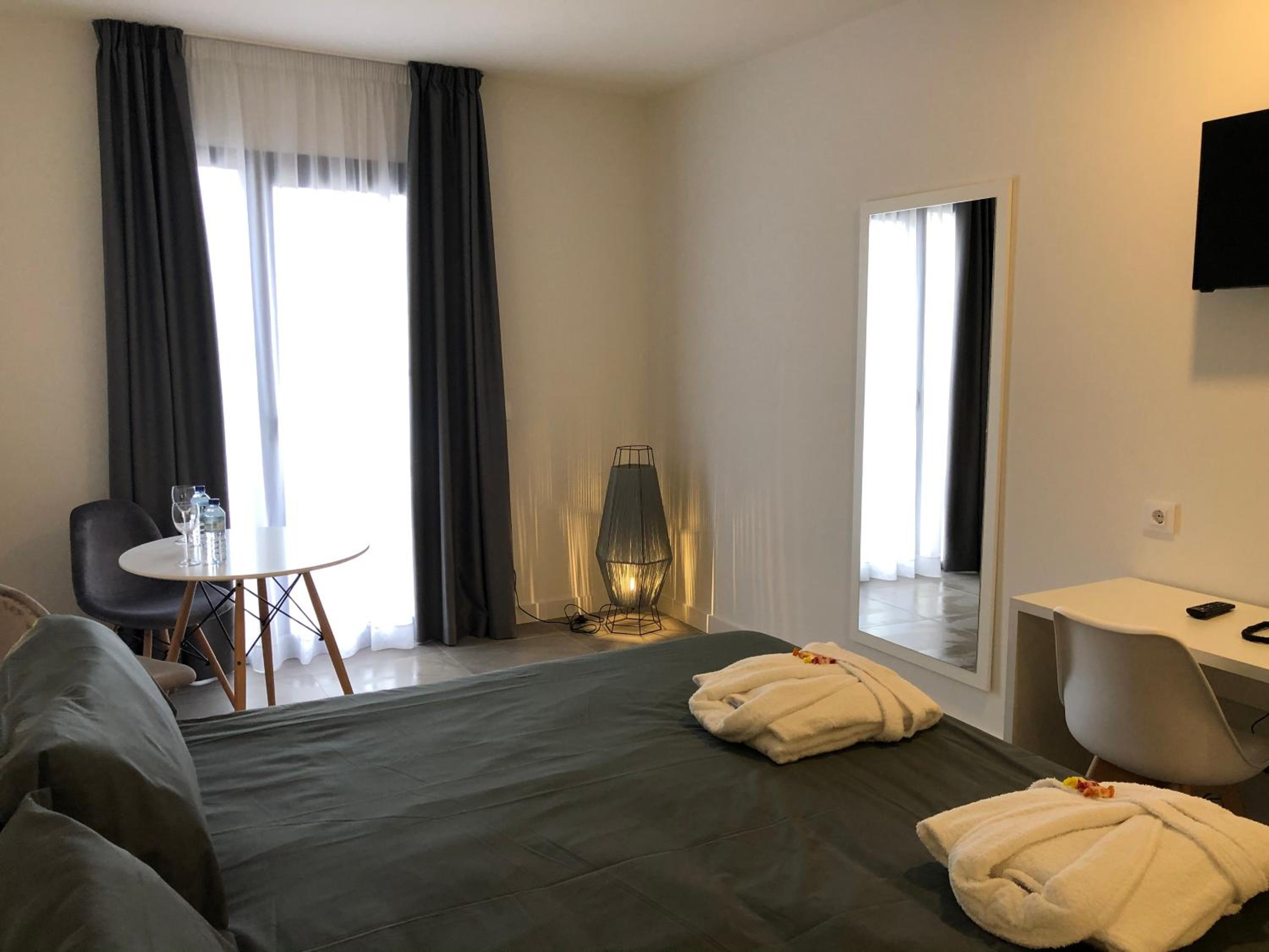Deluxe Suite with Spa Bath