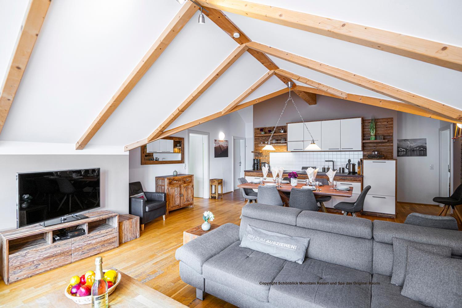 Four-Bedroom Apartment with Sofa Bed