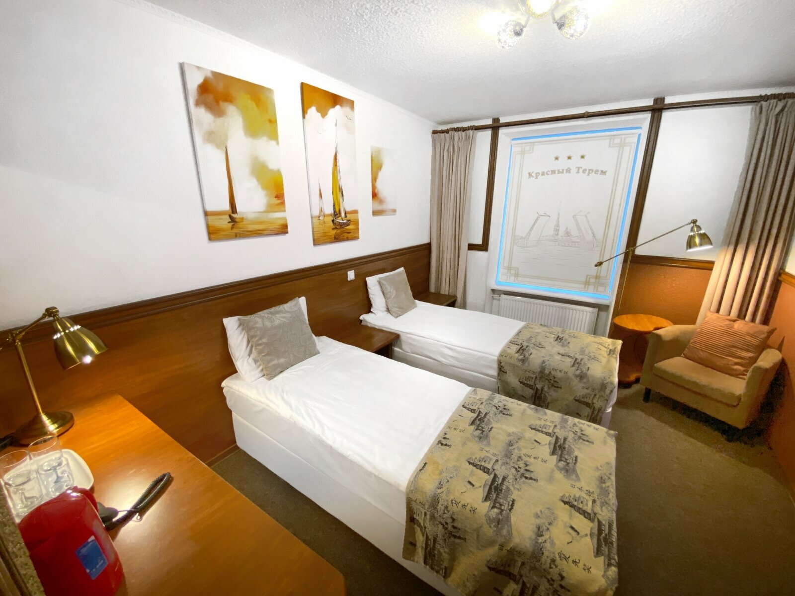 Улучшенный двухместный номер с 2 отдельными кроватями