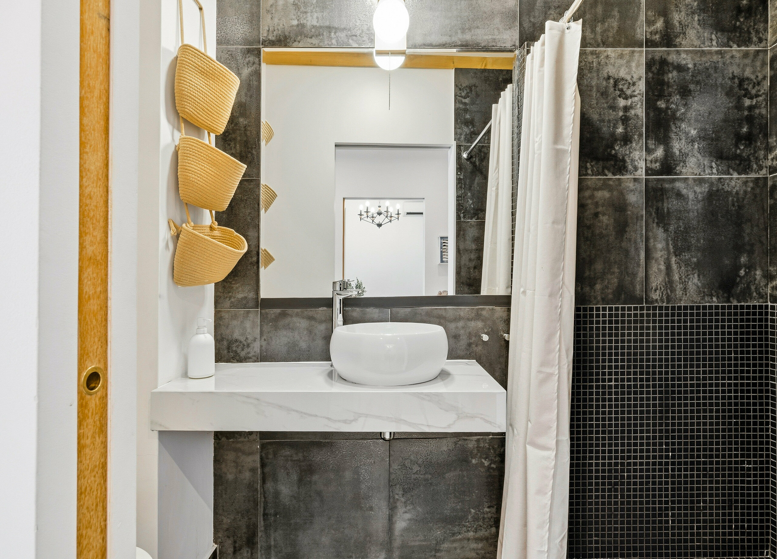 191 Апартаменты Делюкс  террасой и балконом вид  на Гурзуф