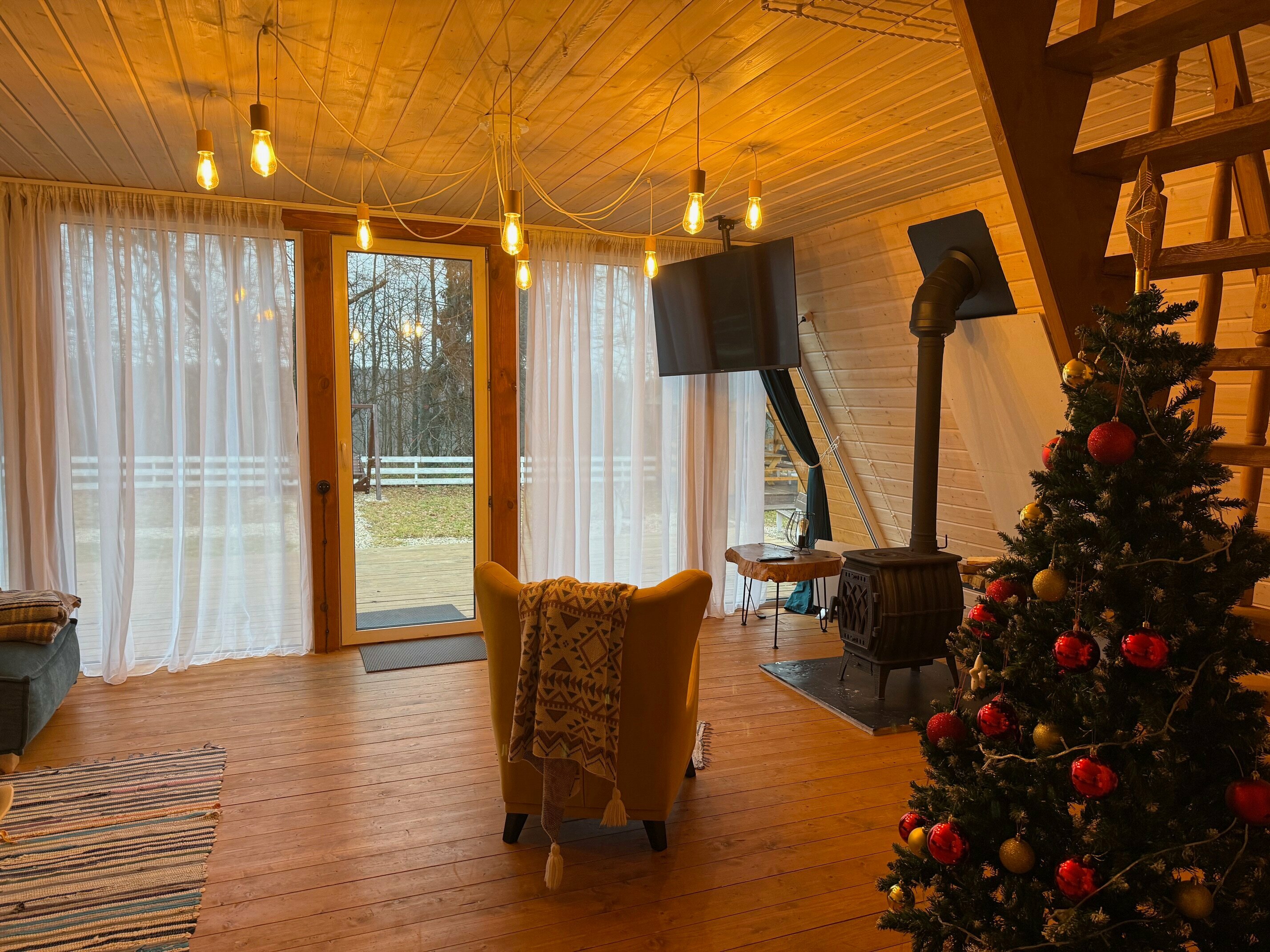 Дом Large с видом на лес