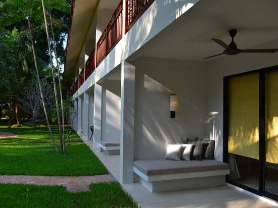 Deluxe Triple Room with Garden View (Terrace, Air Conditioner)