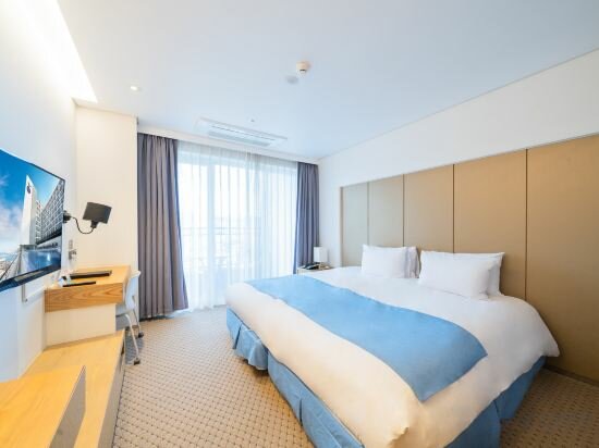 Deluxe Double Room With Mountain View