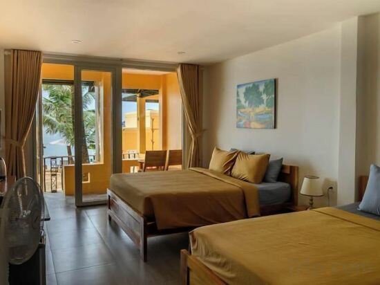 Deluxe Triple Room with Sea View