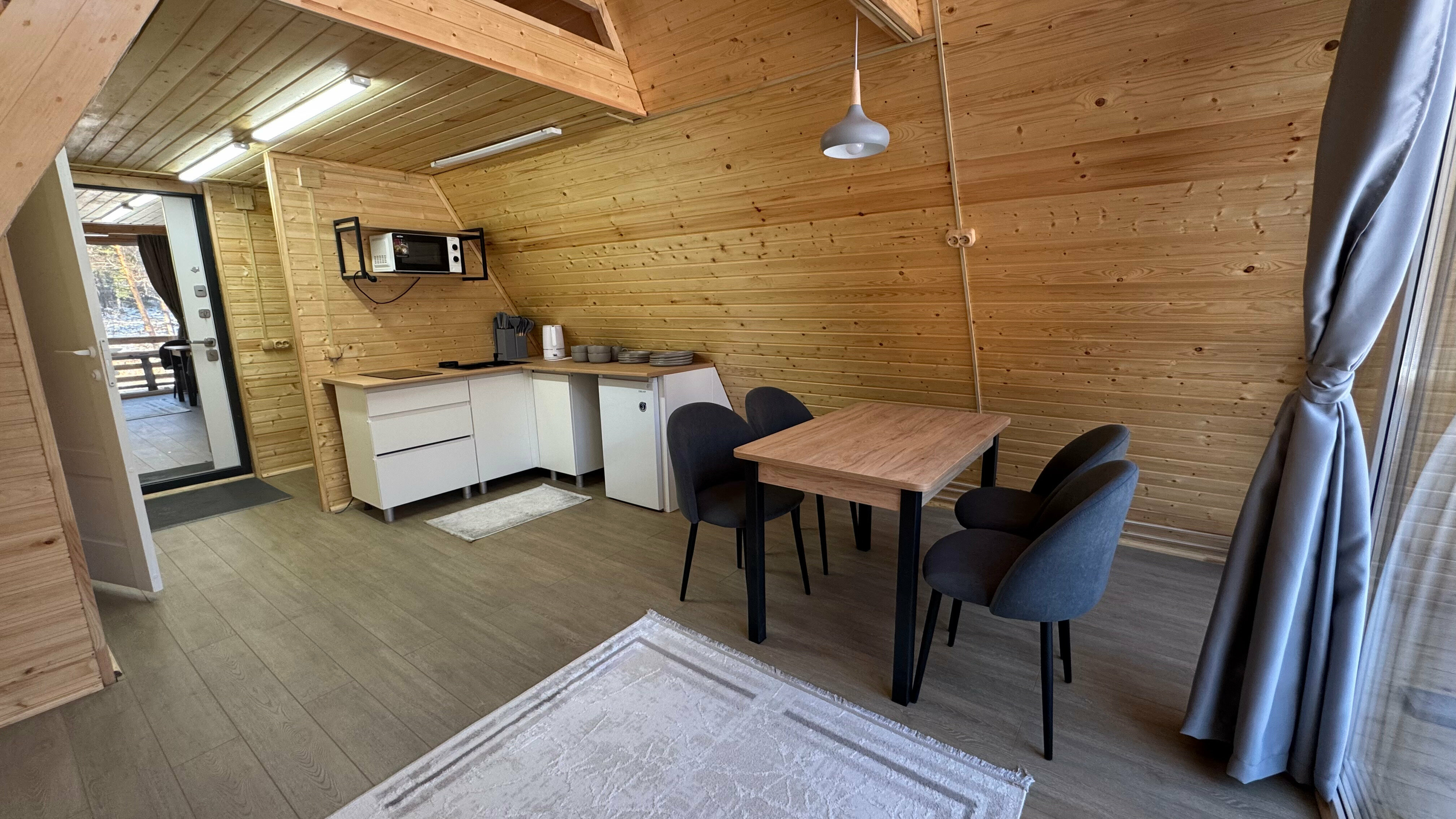 Четырехместный номер с видом на горы