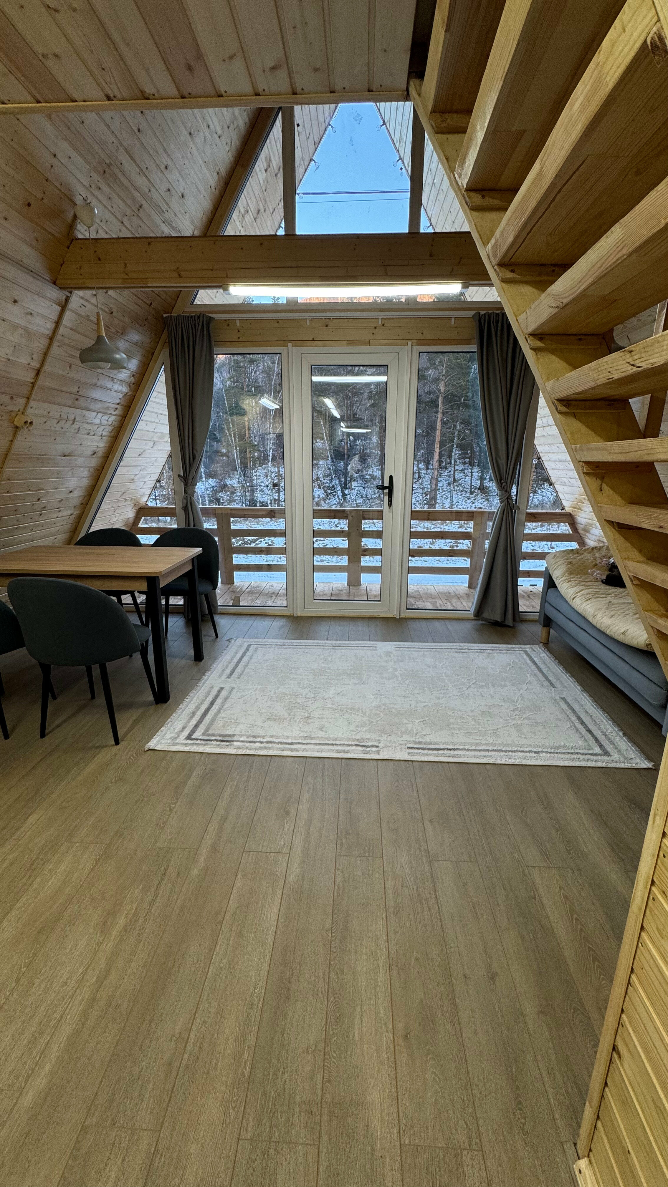 Четырехместный номер с видом на горы