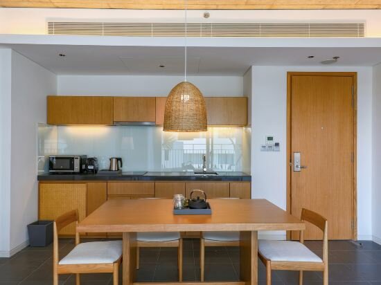 Two Bedroom Apartment with Baclony