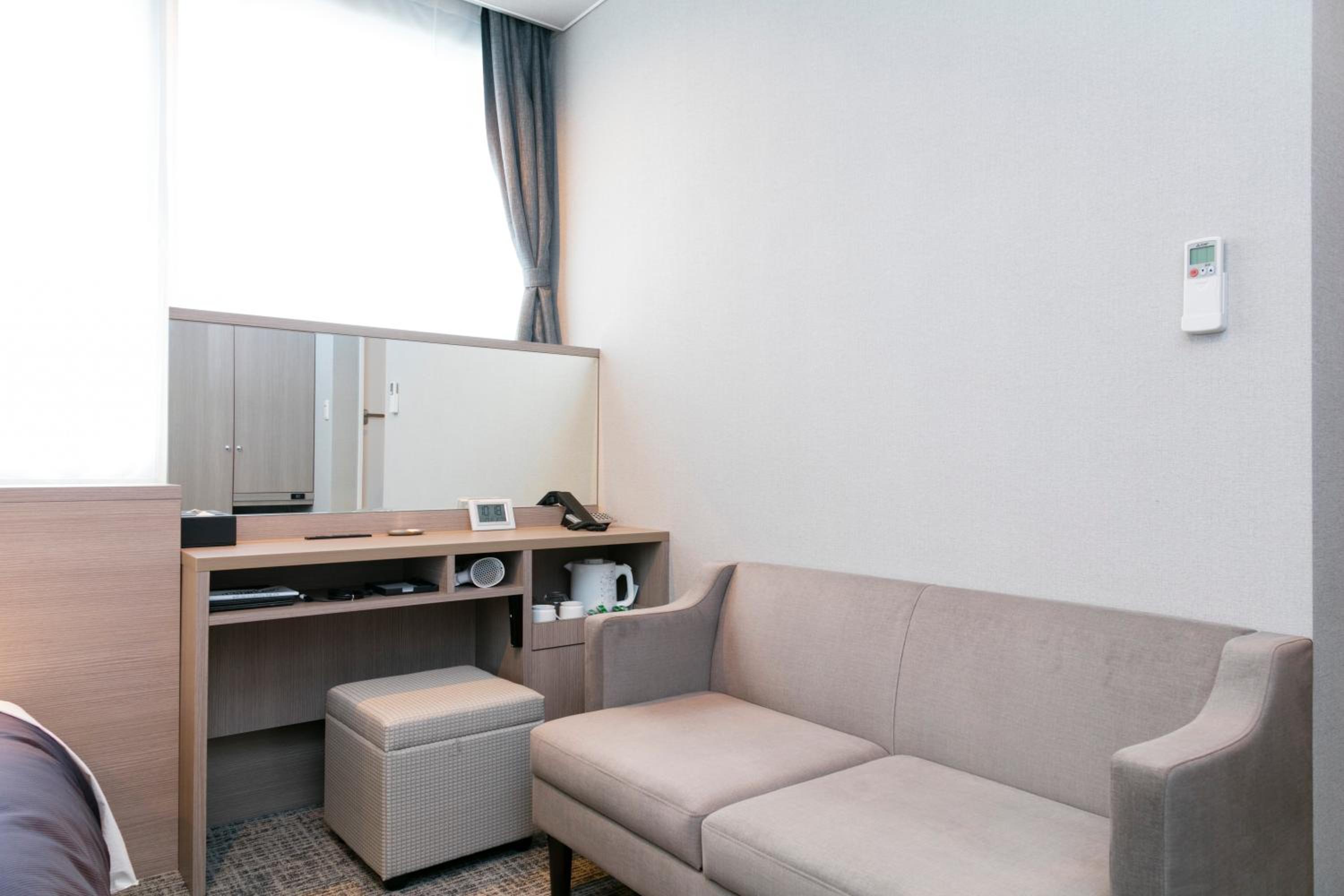 Deluxe Twin Room with Station View