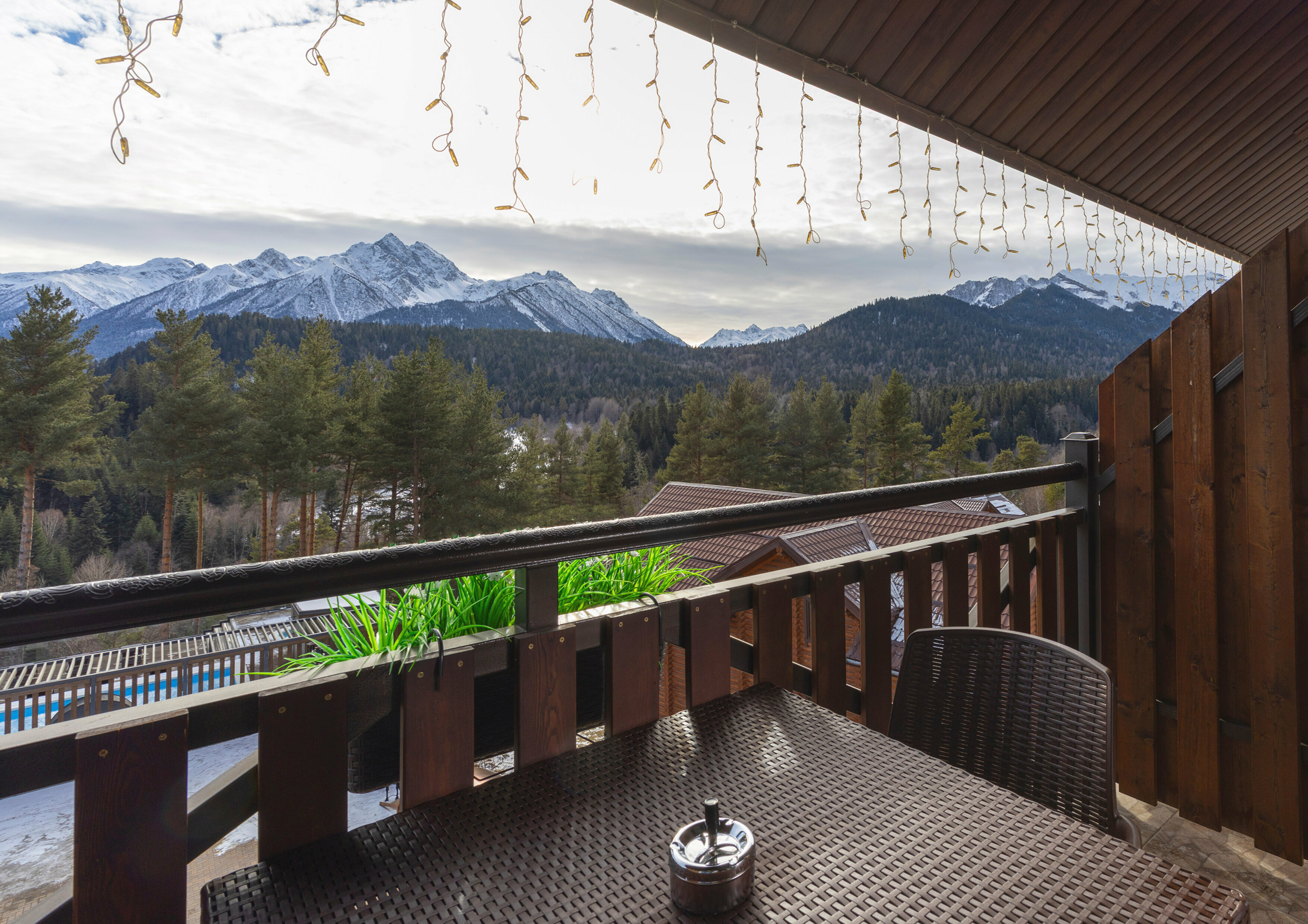 Двухместный с панорамным видом на горы | 4  — этаж |