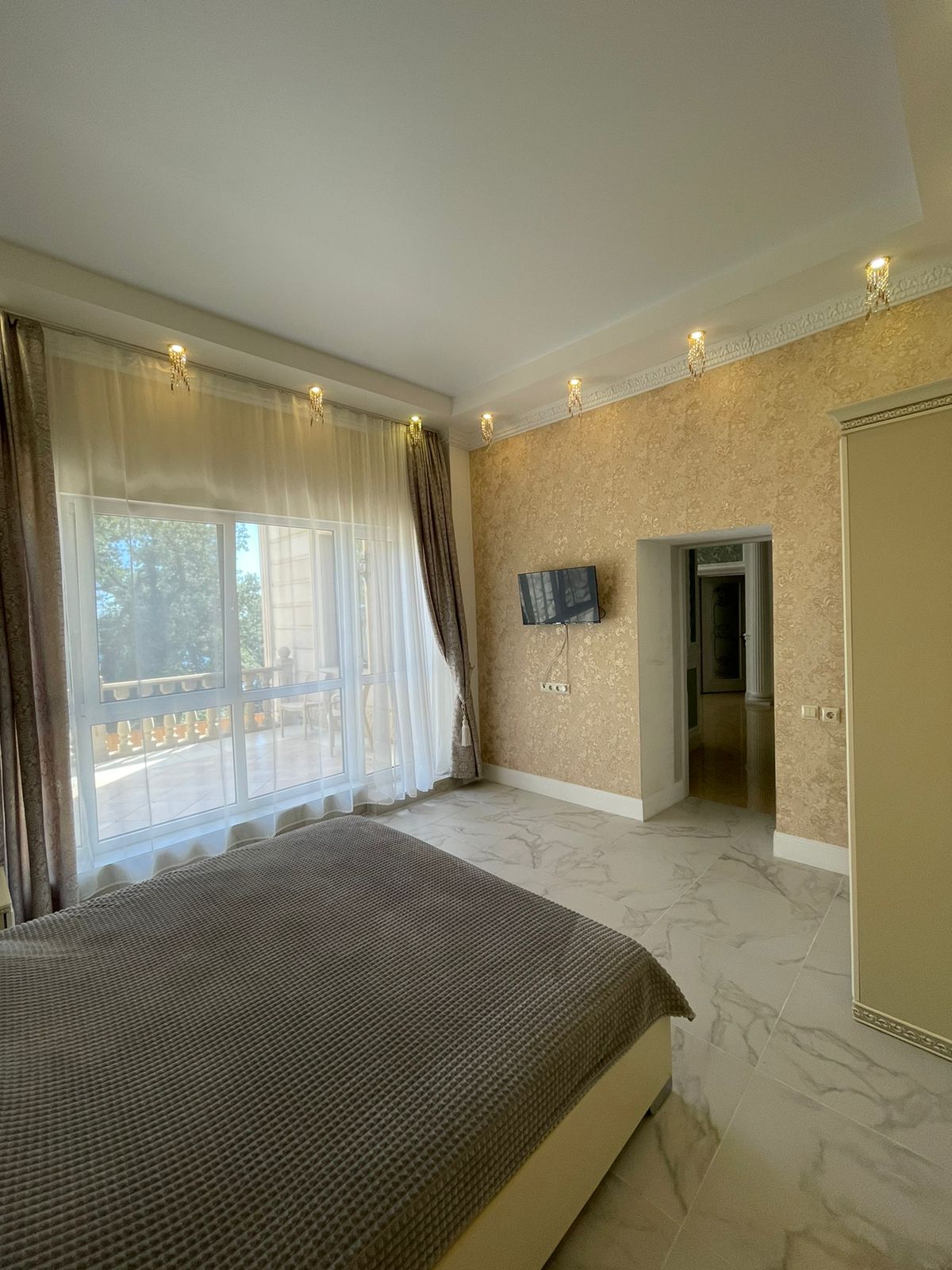 Большой двухместный номер с 1 кроватью