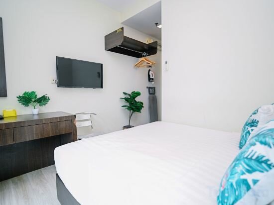 Deluxe Queen Room With Window