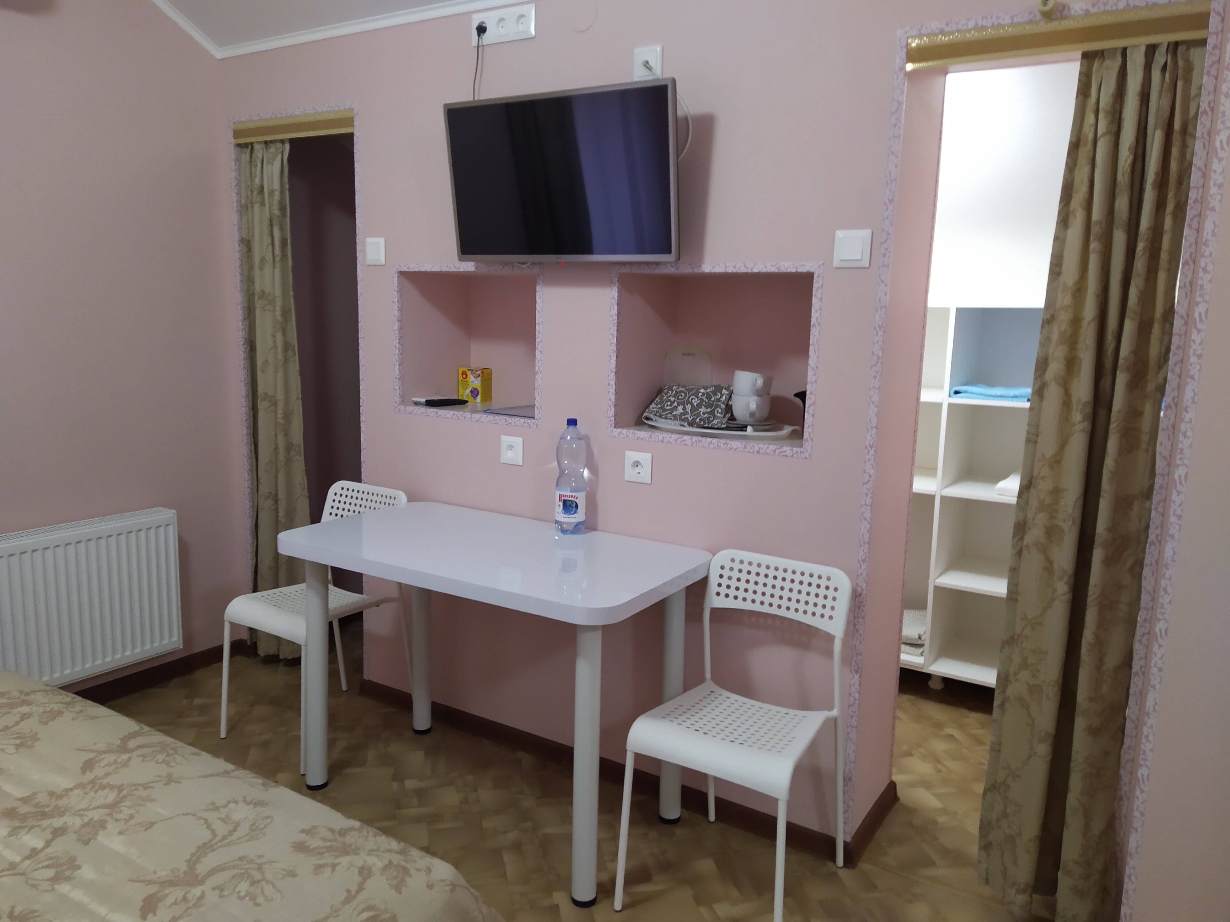 Просторный двухместный номер с 2 отдельными кроватями