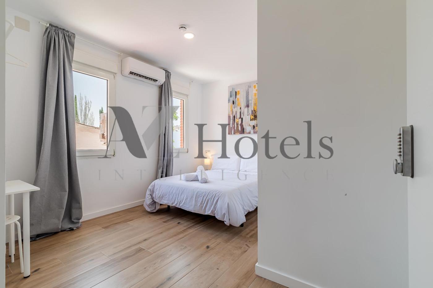 Standard Double Room with Shared Bathroom