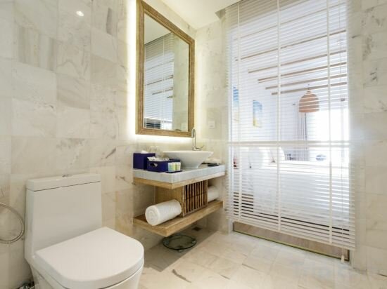 Thera Triple Suite With Balcony