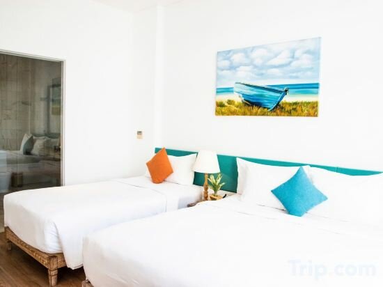 Thera Triple Suite With Balcony