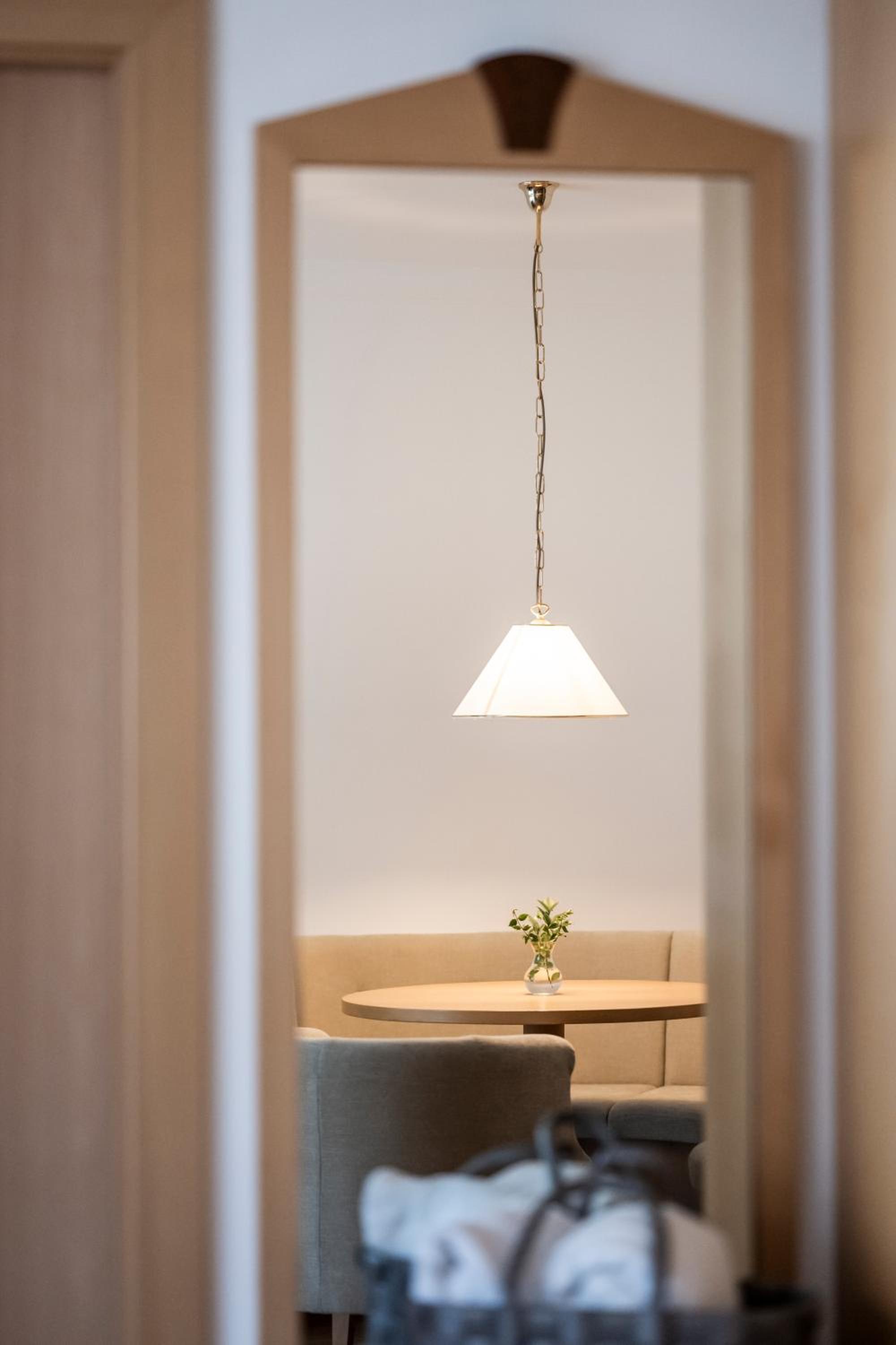 Classic Suite with Mountain View