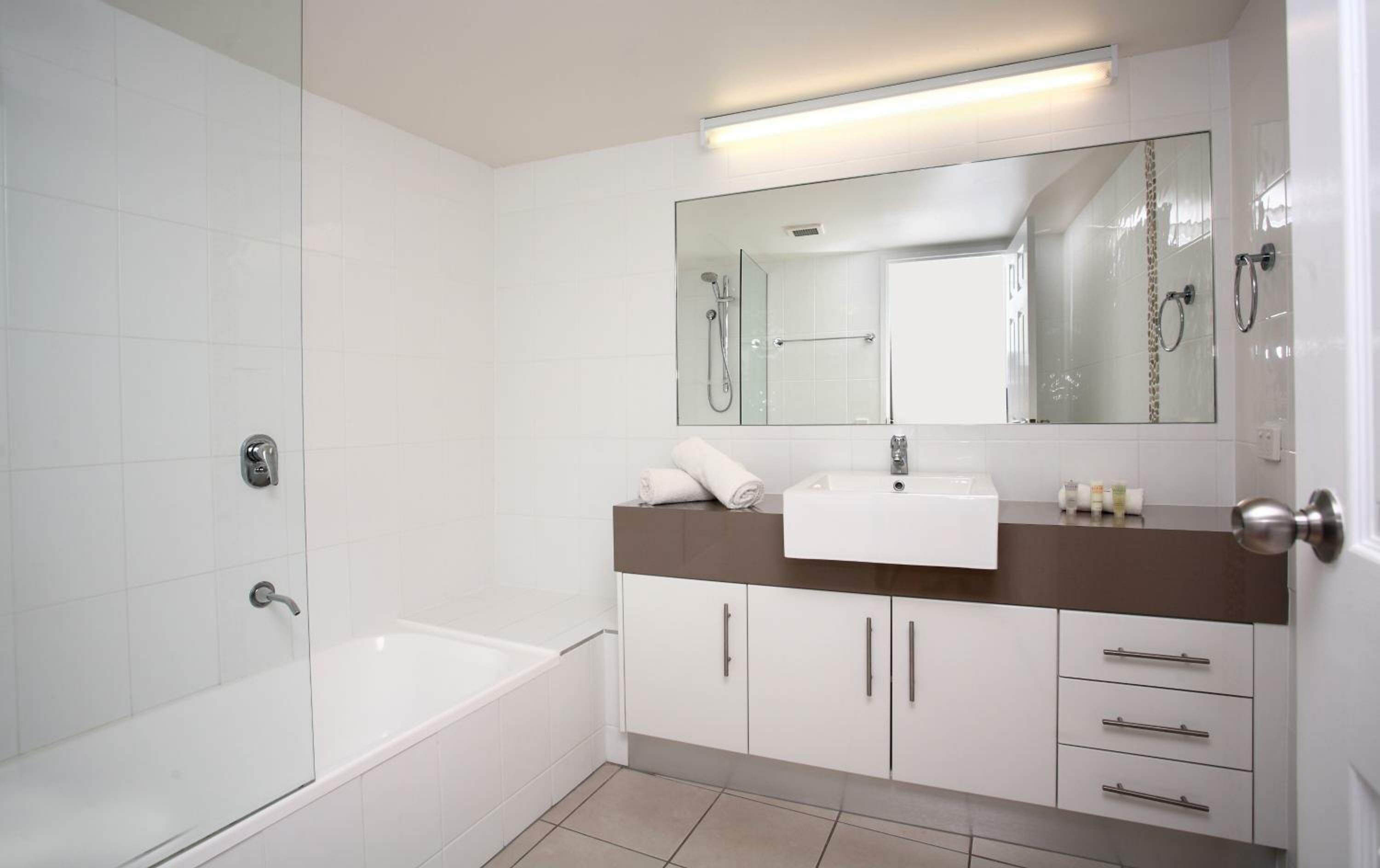 Two-Bedroom Ocean View Apartment